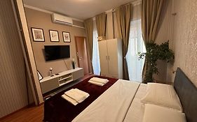 Pardis Guest House